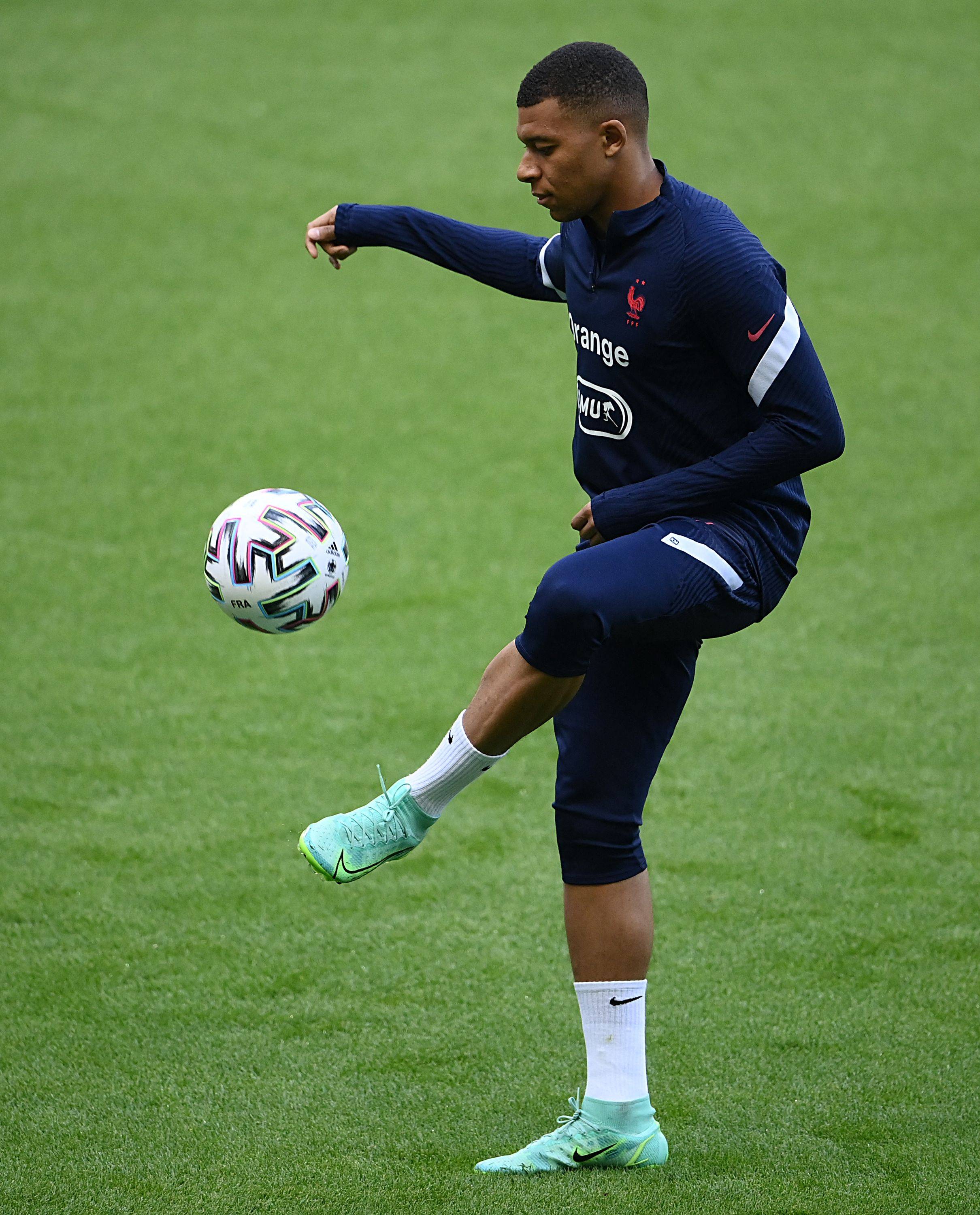 官方：深圳男篮与中锋阿尔法·卡巴签约，将身披27号球衣