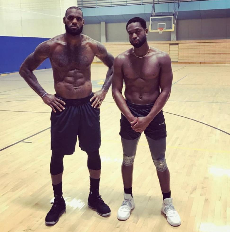 热闻｜英超争冠悬念再起！阿森纳0-0利物浦，布拉德利吊射中楣+伤退