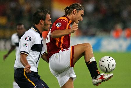 西甲：博耶替补扳平阿拉维斯1-1战平奥维耶多 维尼亚斯破门后染红