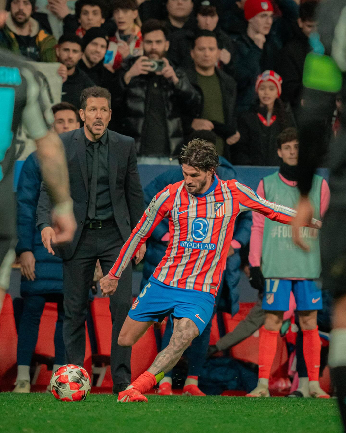 奥纳纳做出转会决定后，8名曼联球星将为自己的未来而战