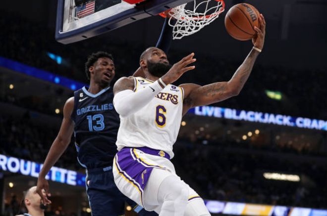 太攀蛇官方：队内得分王麦克维由于孩子出生，缺席今日对阵老鹰