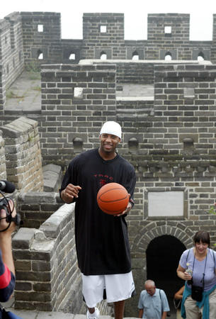 NBA官方出品！防守周经典回顾：肯扬-马丁空中拦截韦德