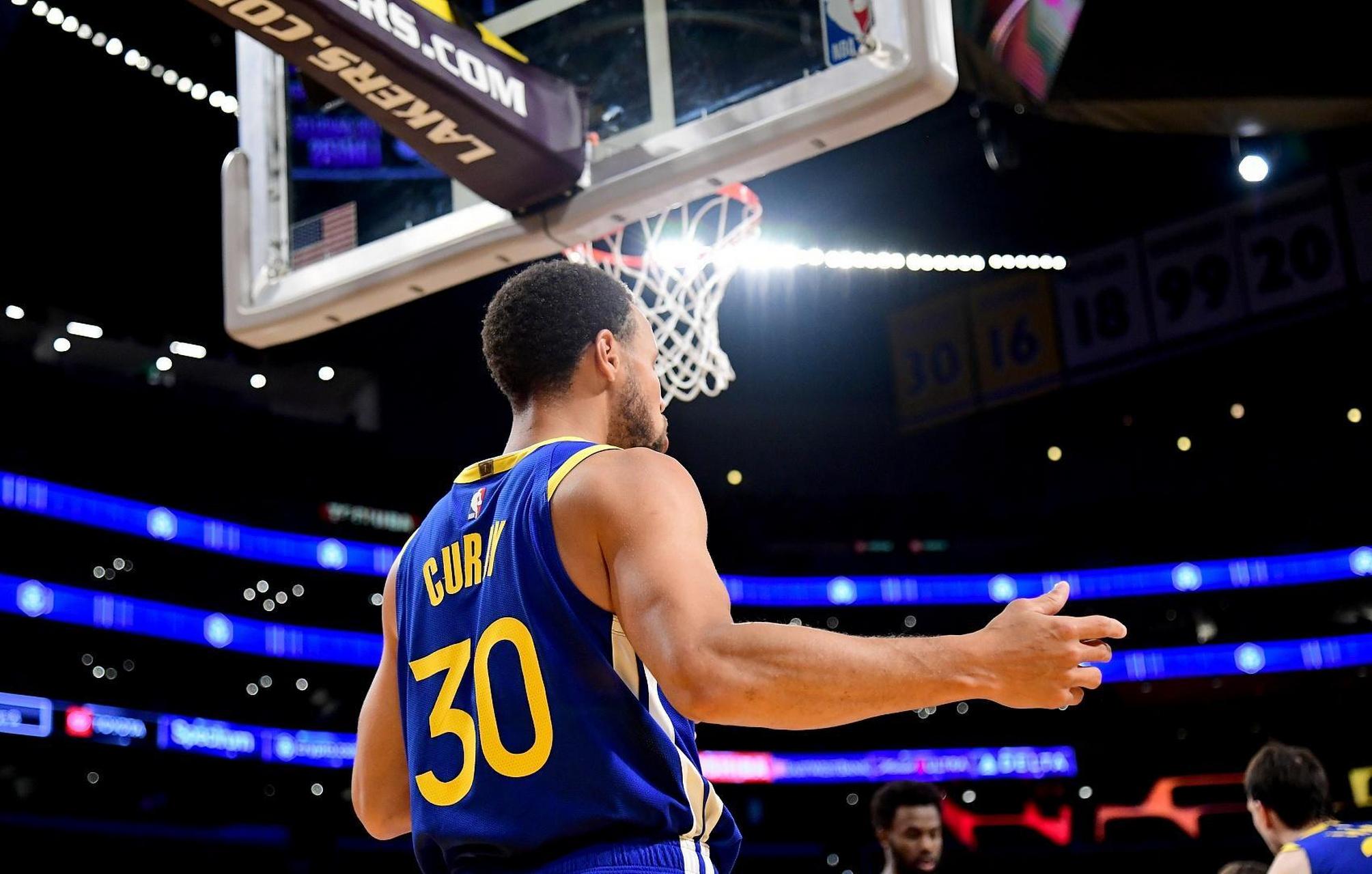 官方：恰尔汗奥卢当选国米10月队内最佳球员